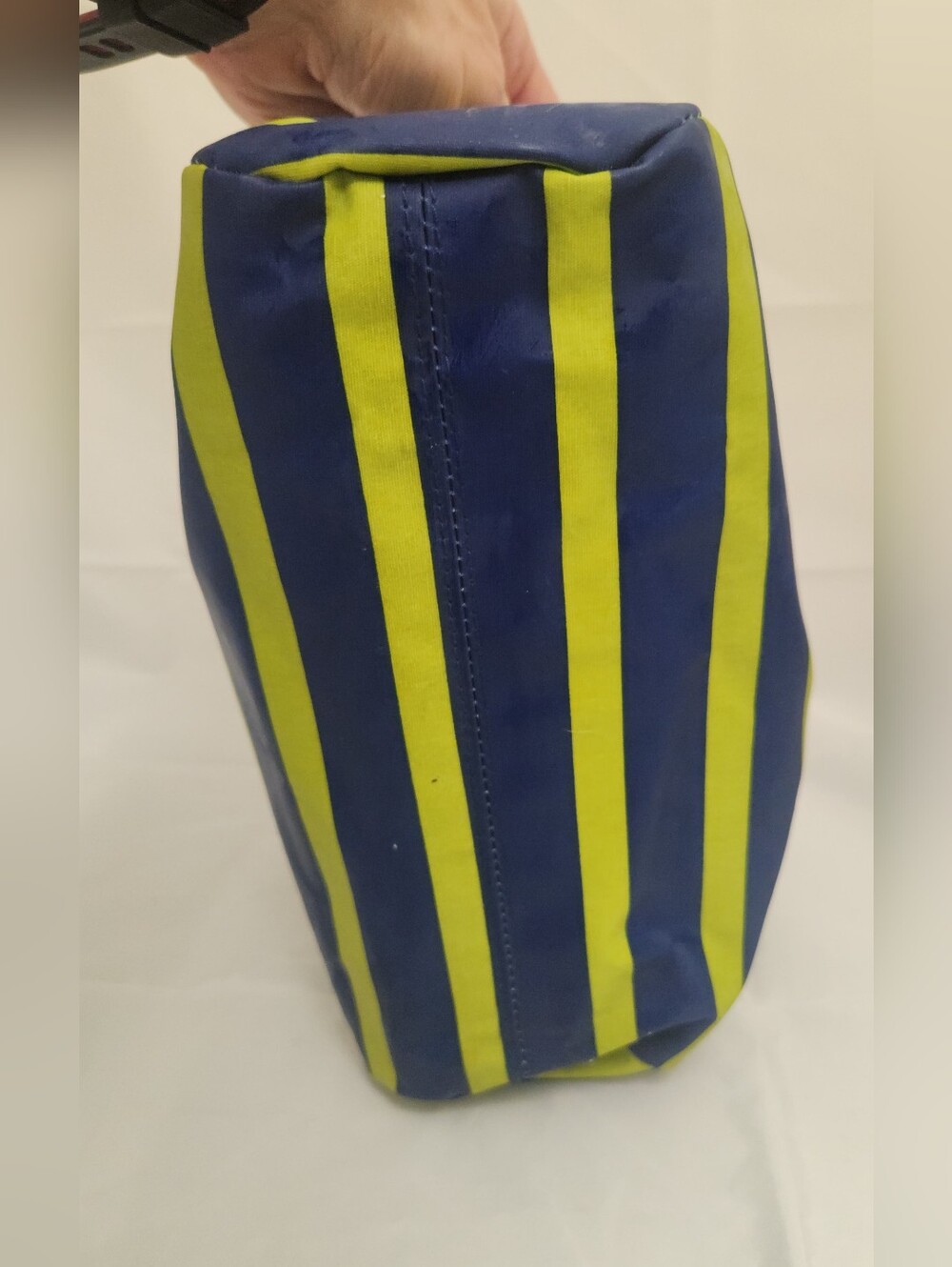 Scout Navy and Lime Striped Toiletry Bag Like New!! - Picture 7 of 8